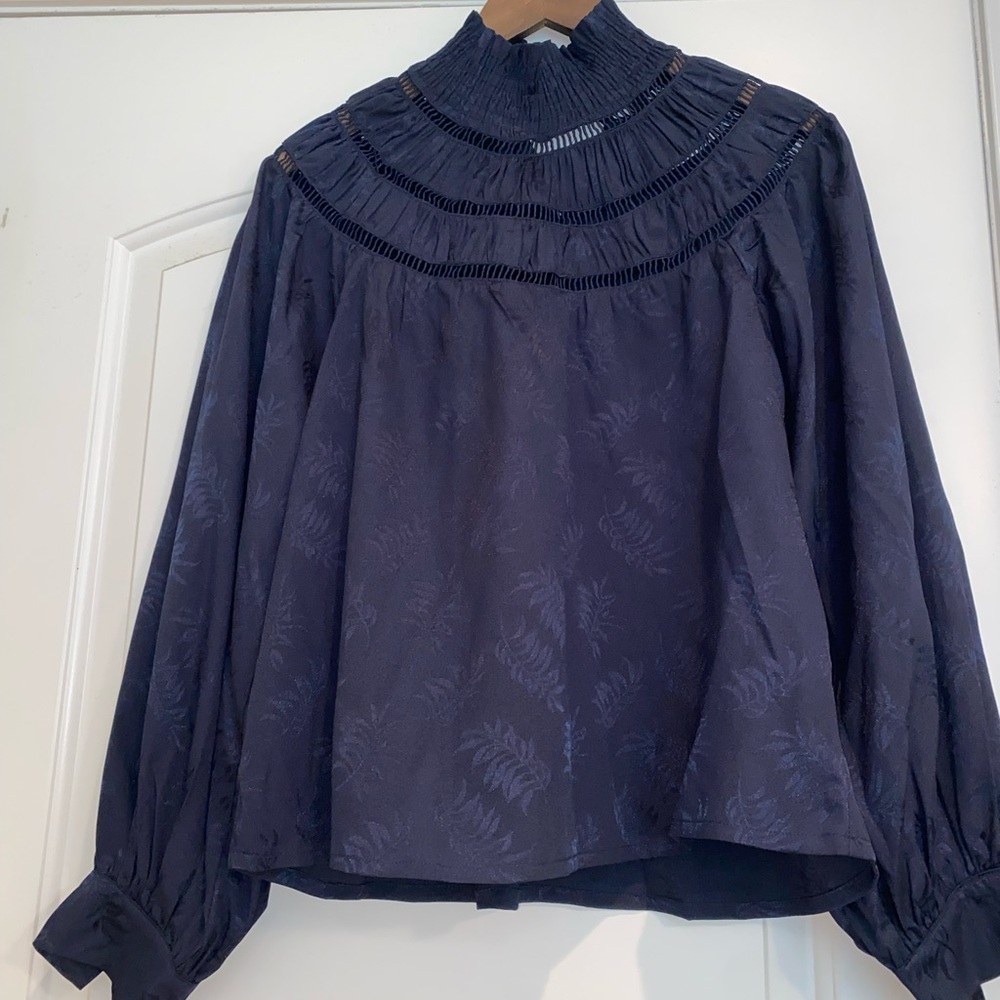 XS Vici top. Never worn